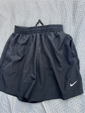 Nike boys Black dri-fit athletic Shorts w/ pockets